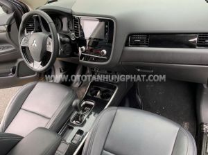 Xe Mitsubishi Outlander 2.0 CVT 2021